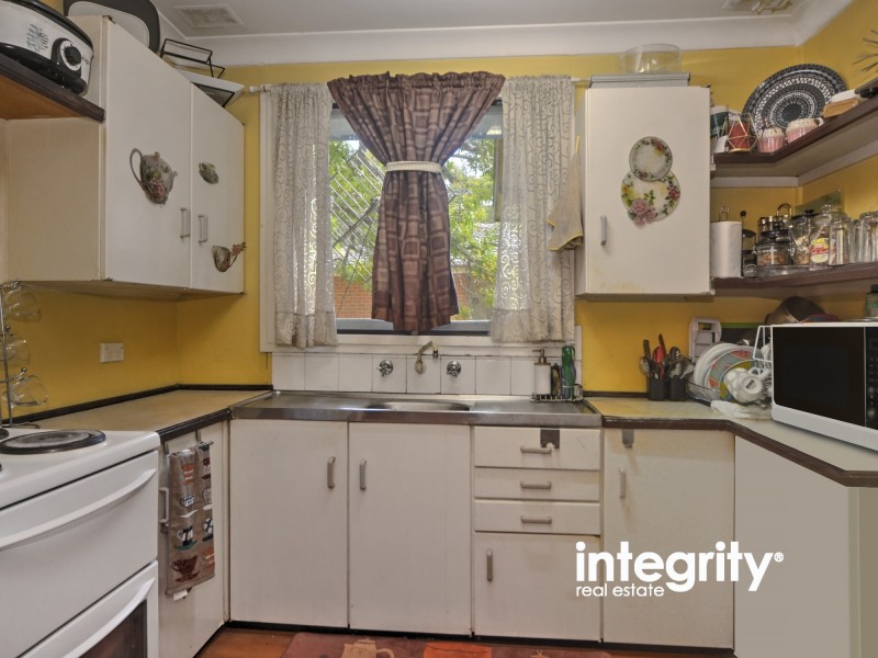 40 Sampson Crescent, Bomaderry NSW 2541