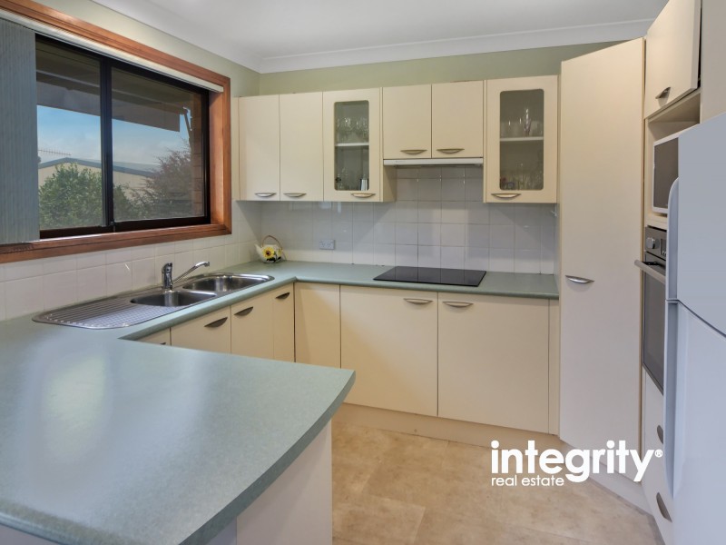 2/3 Waroo Place, Bomaderry NSW 2541