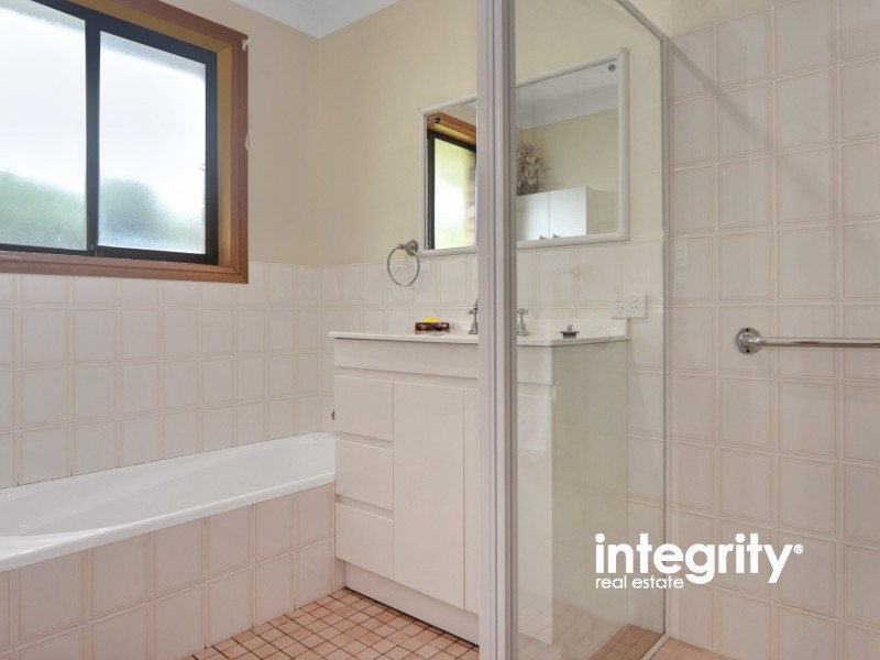 2/3 Waroo Place, Bomaderry NSW 2541