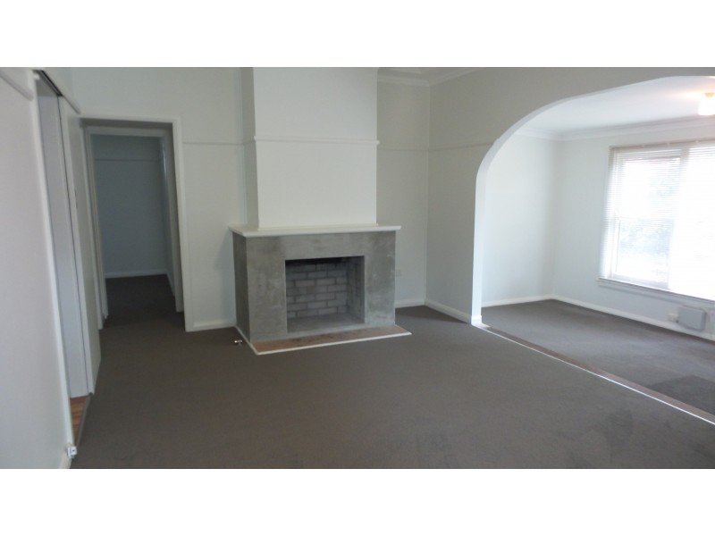 10 Dalwah Street, Bomaderry NSW 2541