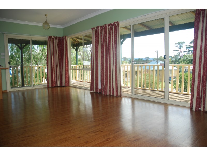 1 Berrellan Street, Greenwell Point NSW 2540
