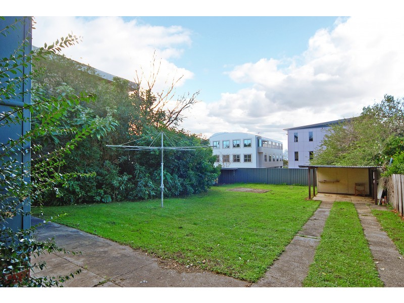 8 Burr Avenue, Nowra NSW 2541