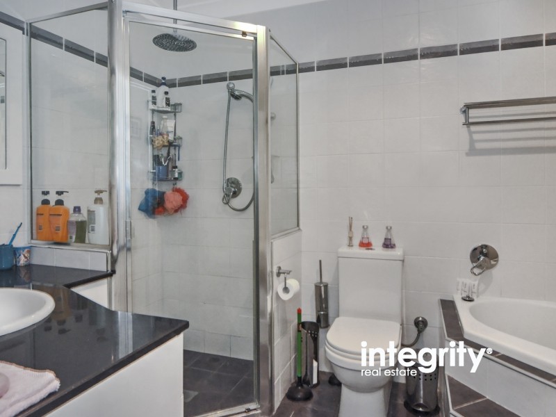 176 Albatross Road, Nowra Hill NSW 2540