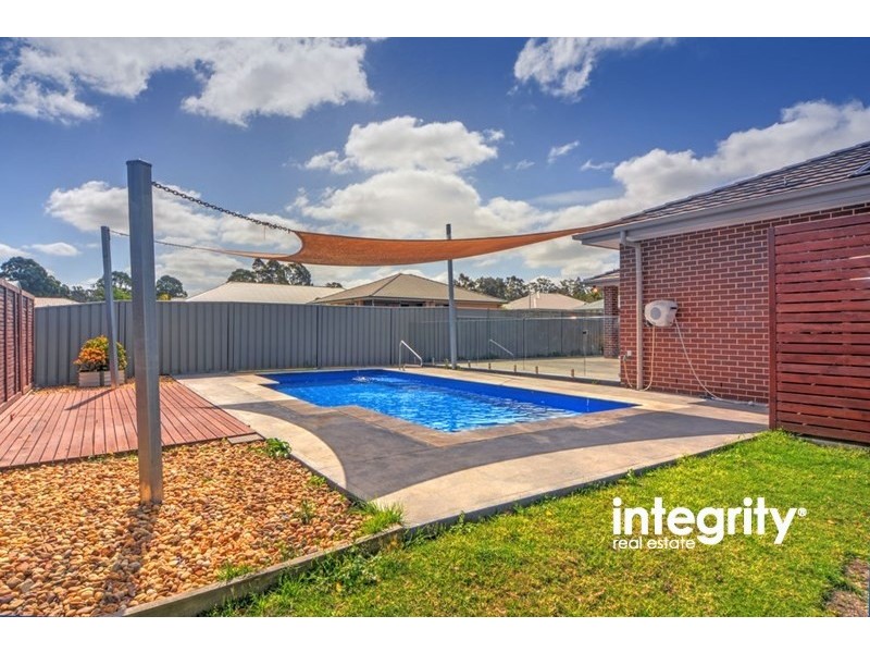 4 Hanover Close, South Nowra NSW 2541