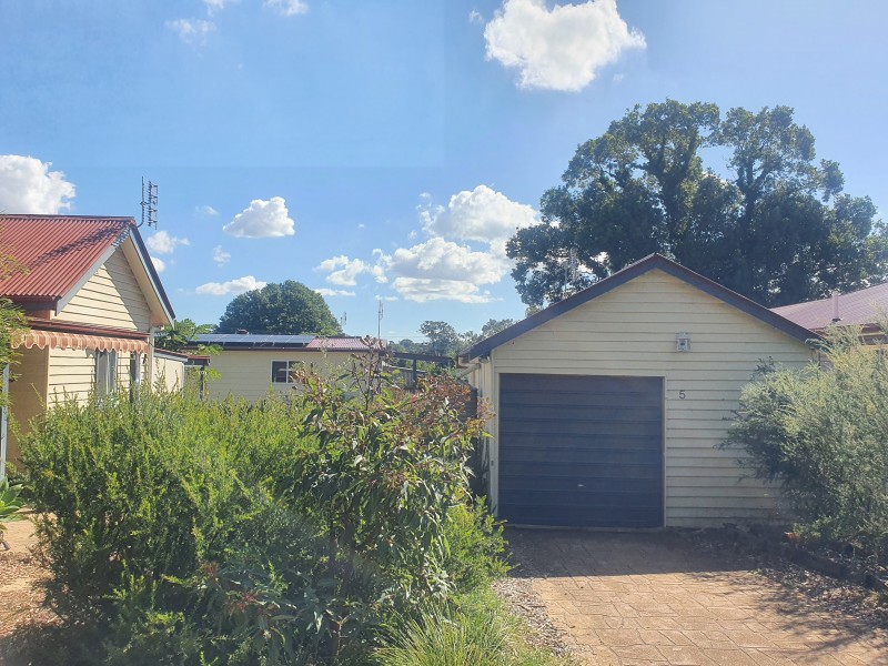 5B Leatham Avenue, Nowra NSW 2541