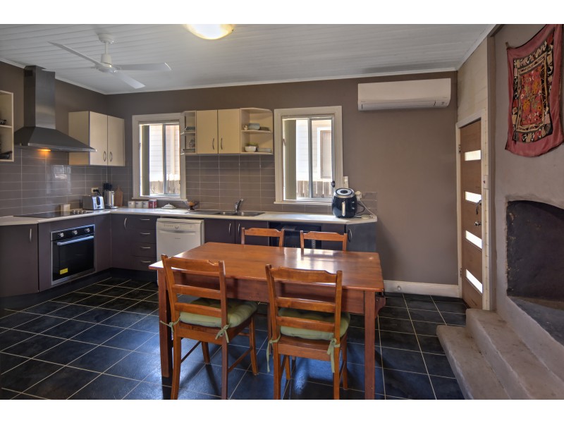 5 Leatham Avenue, Nowra NSW 2541