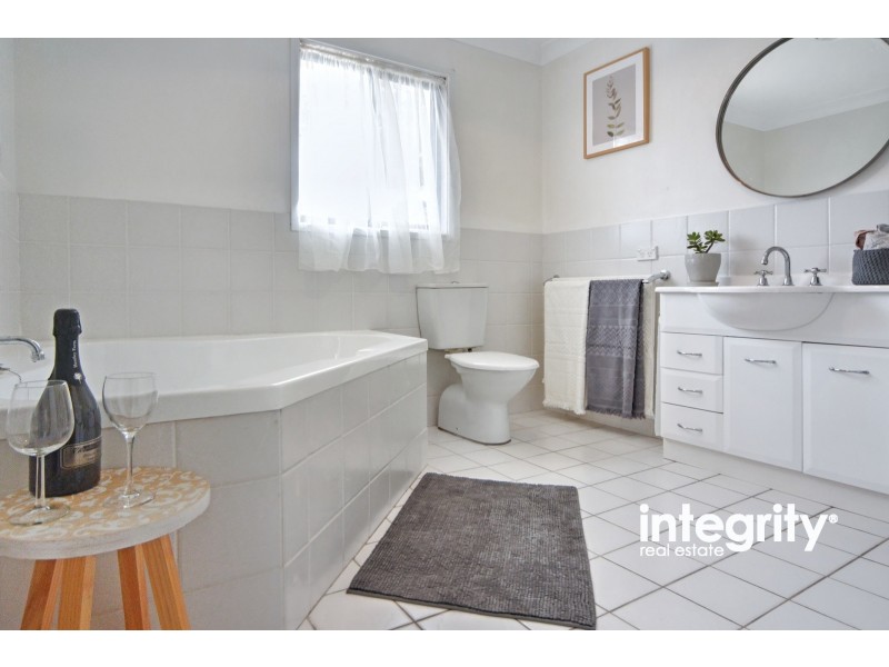 83 Lyndhurst Drive, Bomaderry NSW 2541