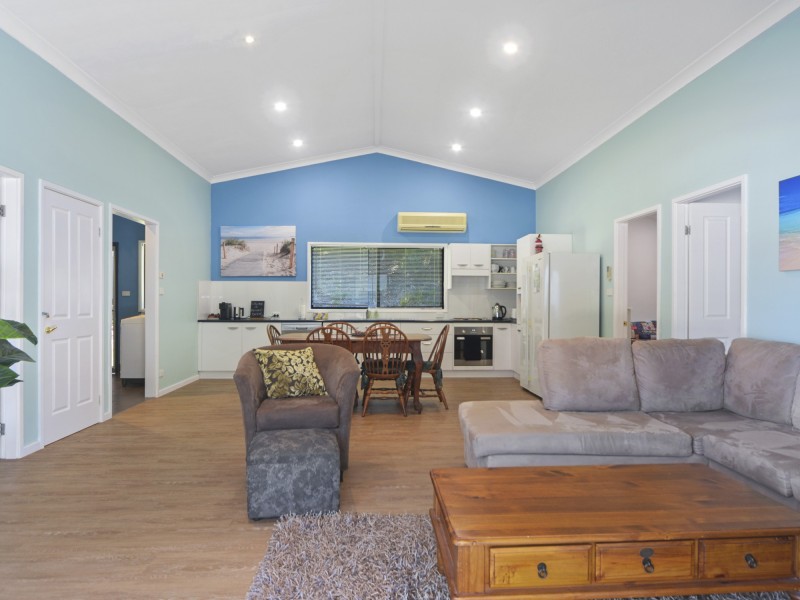 25 Fairview Crescent, Sussex Inlet NSW 2540