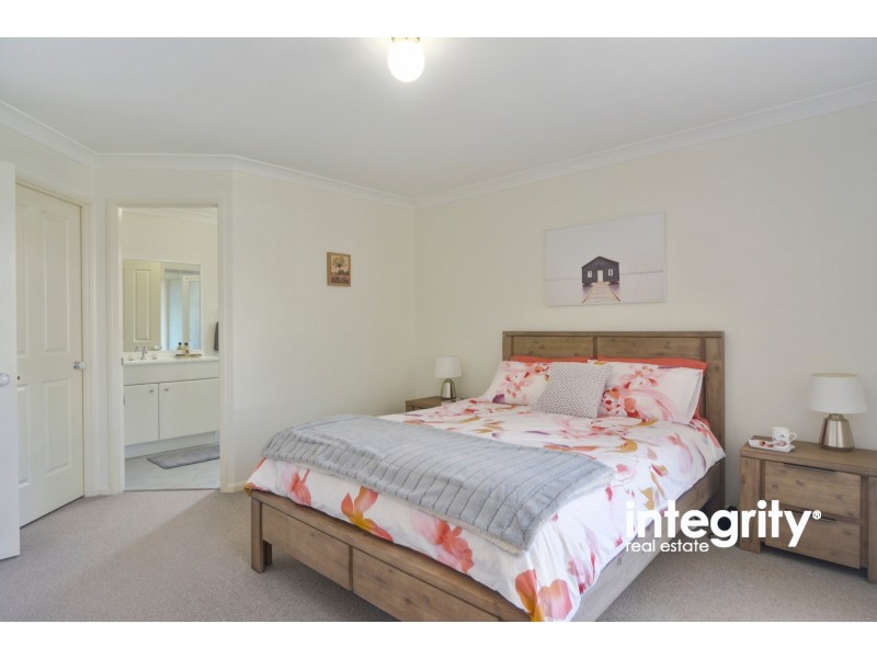 8 Emerald Drive, Meroo Meadow NSW 2540