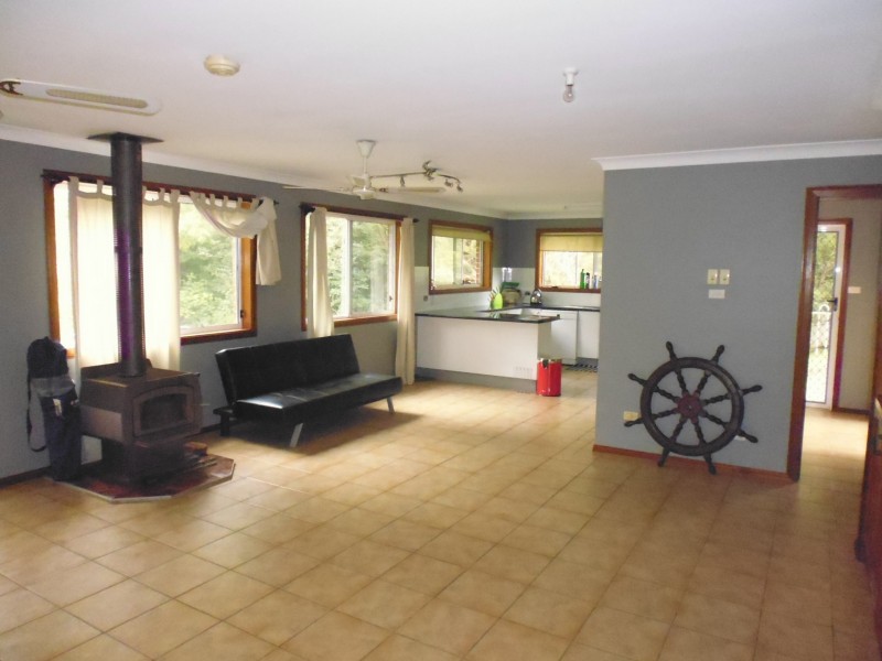 15 Jaycee Avenue, Nowra NSW 2541