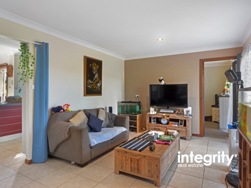 2 Folia Close, West Nowra NSW 2541
