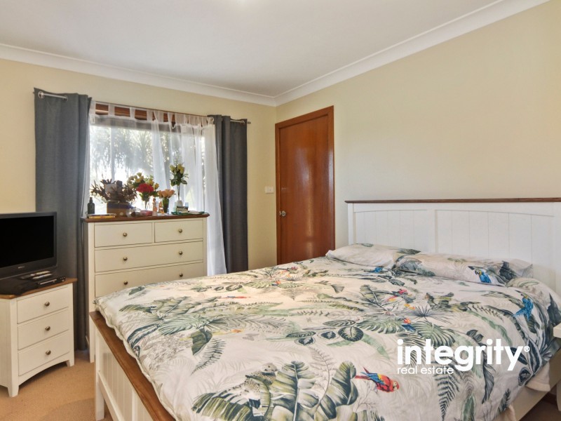 2 Folia Close, West Nowra NSW 2541