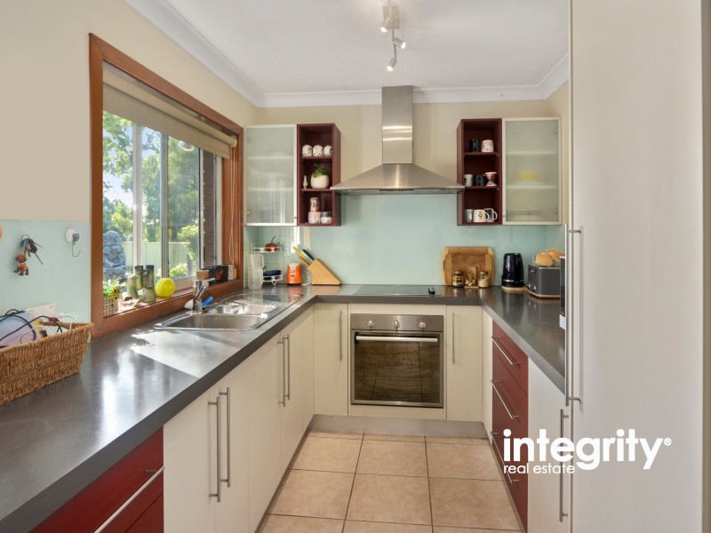 2 Folia Close, West Nowra NSW 2541
