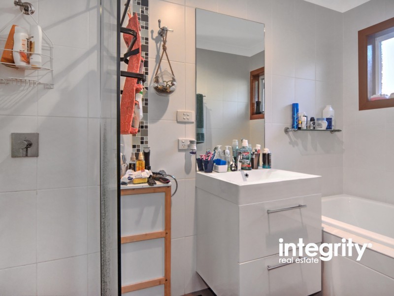 2 Folia Close, West Nowra NSW 2541