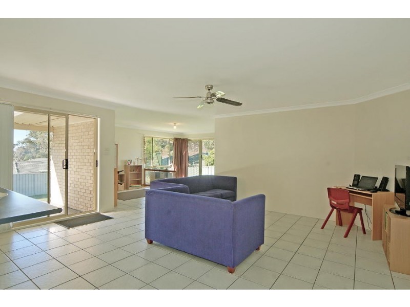22 Hibiscus Place, Bomaderry NSW 2541