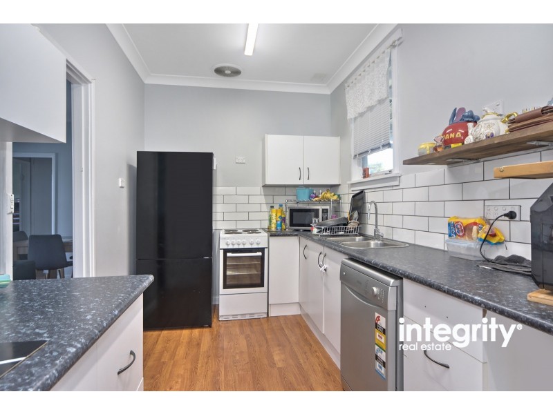 5 Elizabeth Avenue, Nowra NSW 2541