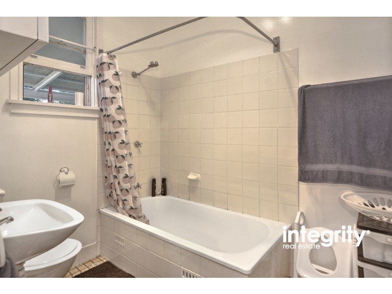 5 Elizabeth Avenue, Nowra NSW 2541