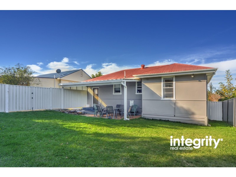5 Elizabeth Avenue, Nowra NSW 2541