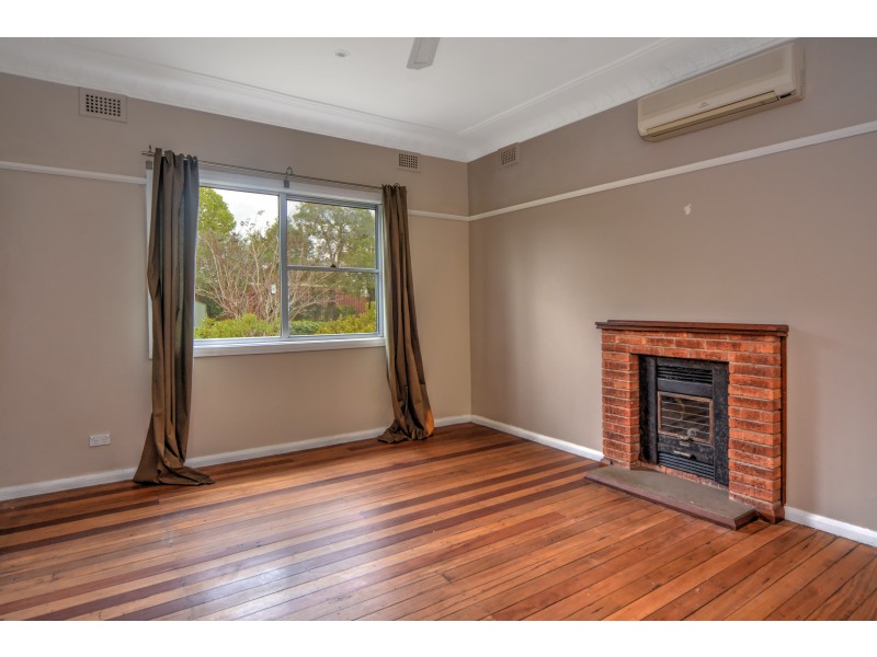 32 Cambewarra Road, Bomaderry NSW 2541