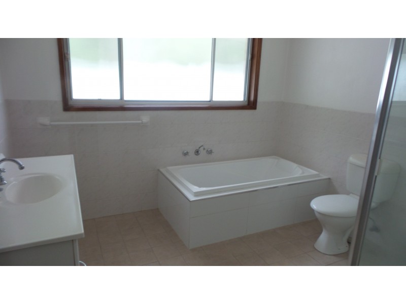 240 Illaroo Road, North Nowra NSW 2541