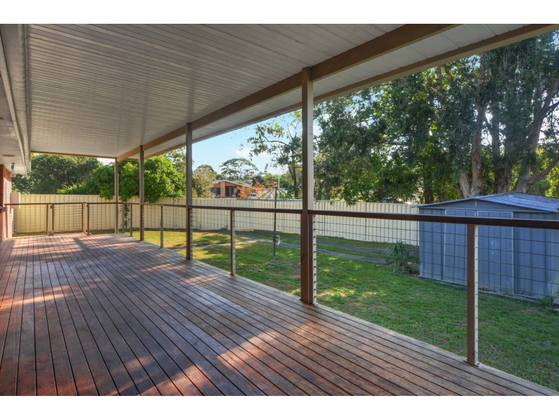 15 Yeovil Drive, Bomaderry NSW 2541