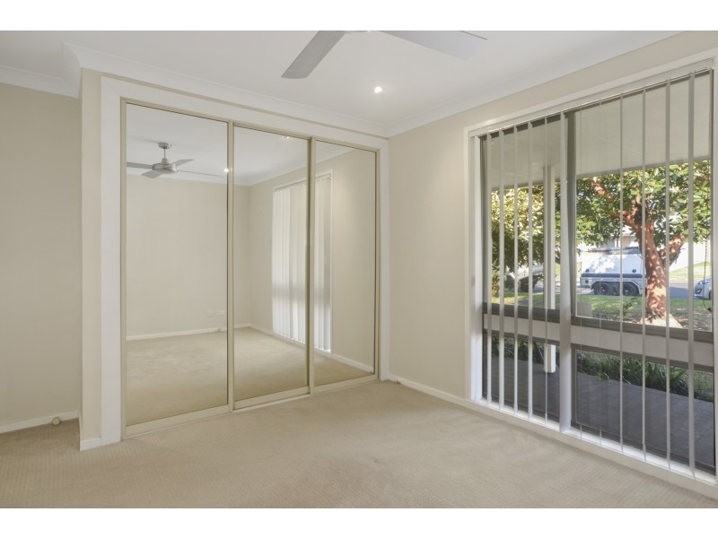 15 Yeovil Drive, Bomaderry NSW 2541