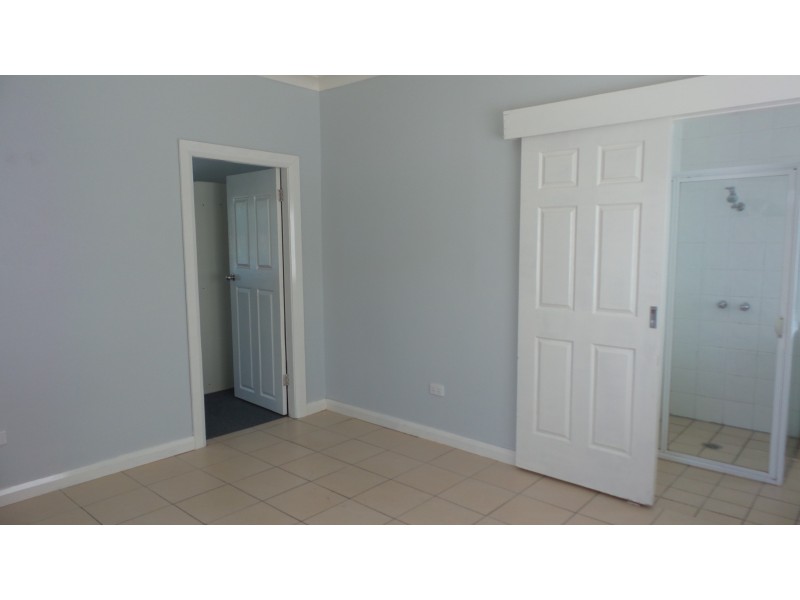 2/61 Wallace Street, Nowra NSW 2541