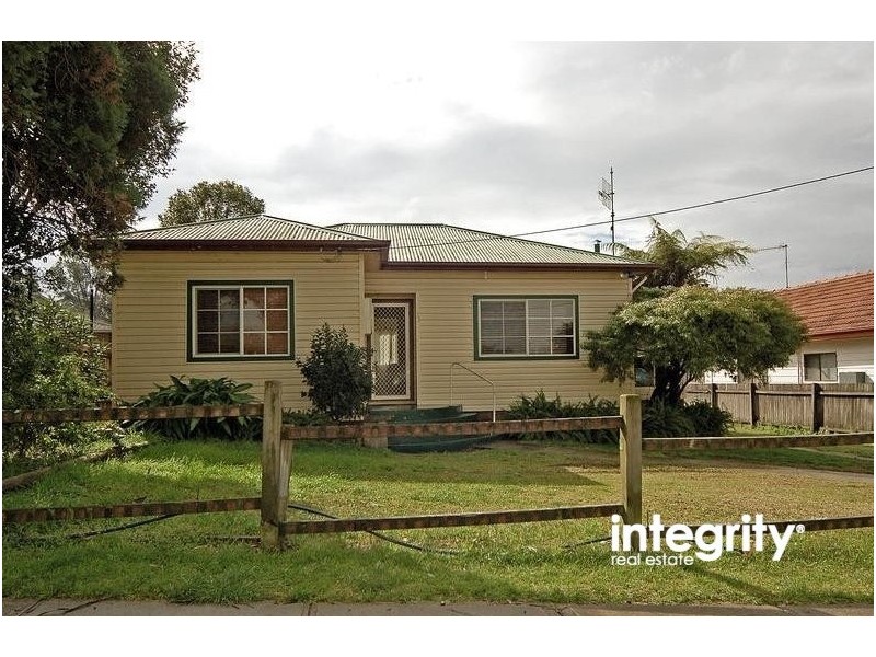 33 Cambewarra Road, Bomaderry NSW 2541