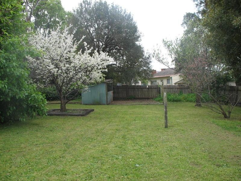 33 Cambewarra Road, Bomaderry NSW 2541