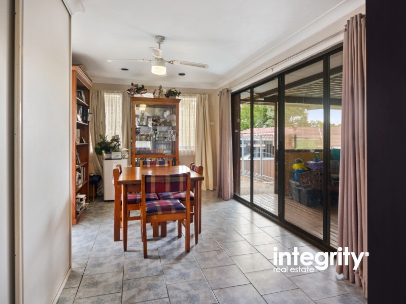 5 Yeovil Drive, Bomaderry NSW 2541