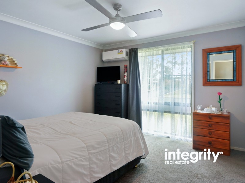 5 Yeovil Drive, Bomaderry NSW 2541