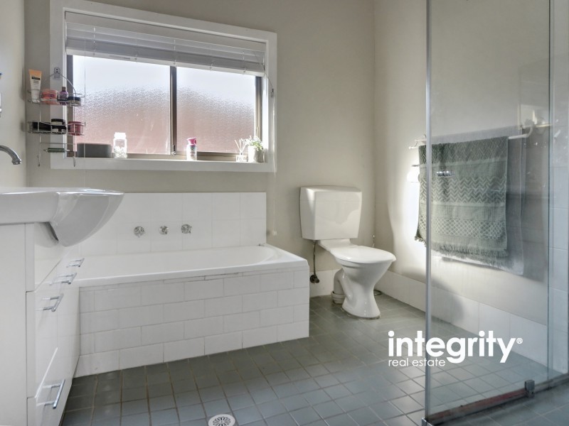 62 Albatross Road, Nowra NSW 2541