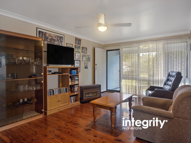 8 Neale Place, Bomaderry NSW 2541