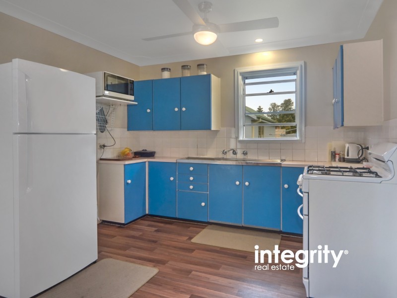 8 Neale Place, Bomaderry NSW 2541