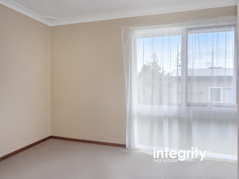 8 Neale Place, Bomaderry NSW 2541