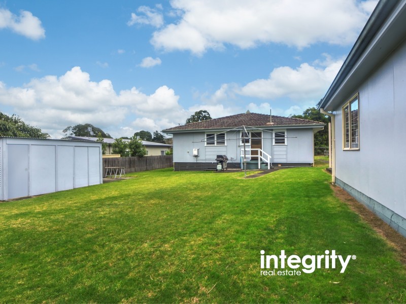 8 Neale Place, Bomaderry NSW 2541