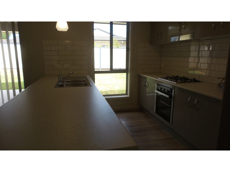 16A Yeovil Drive, Bomaderry NSW 2541