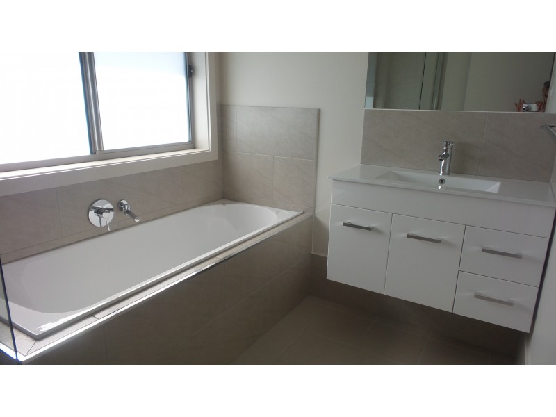 16A Yeovil Drive, Bomaderry NSW 2541