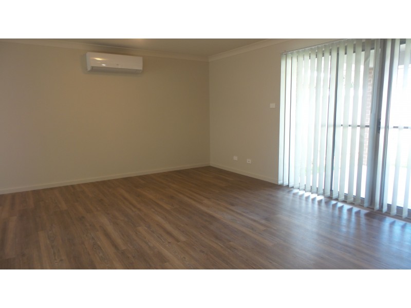 16A Yeovil Drive, Bomaderry NSW 2541