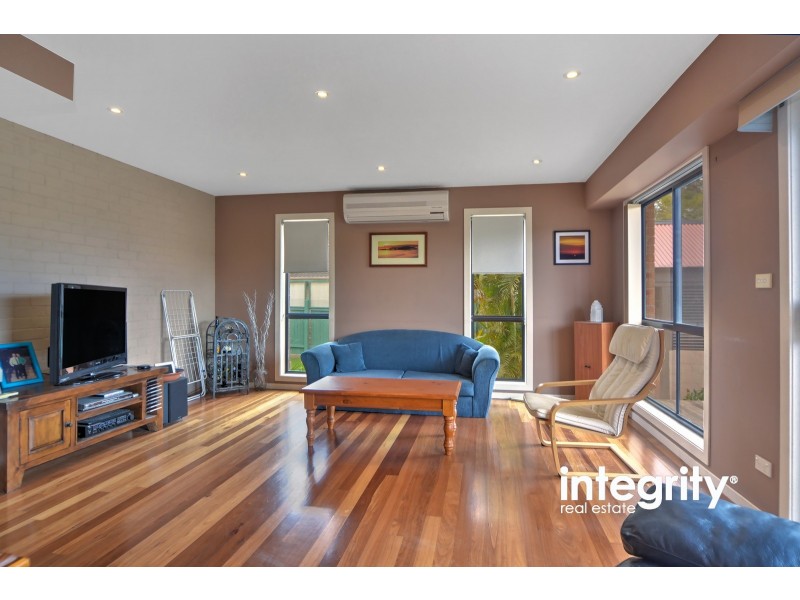 6 Lydon Crescent, West Nowra NSW 2541