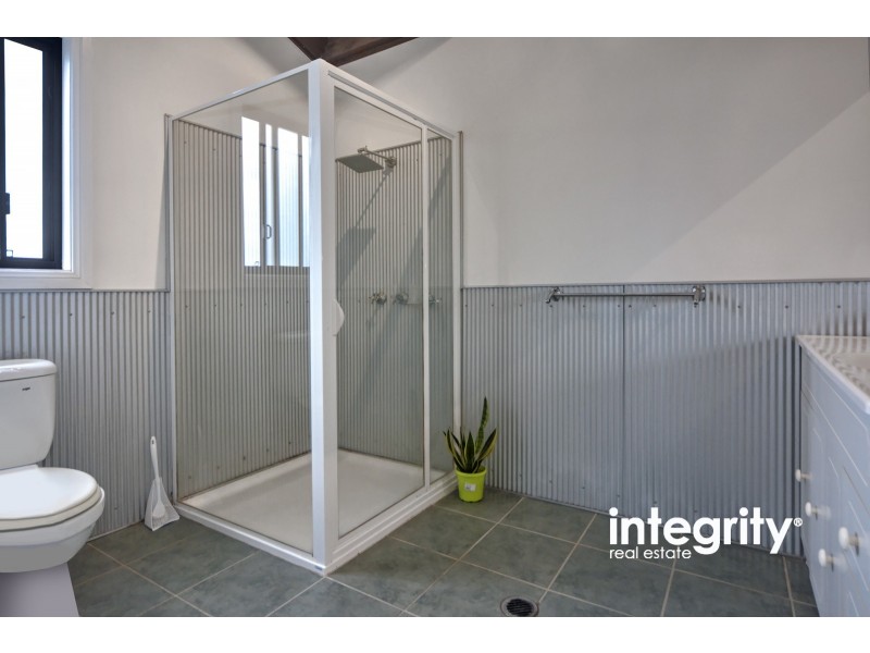 6 Lydon Crescent, West Nowra NSW 2541