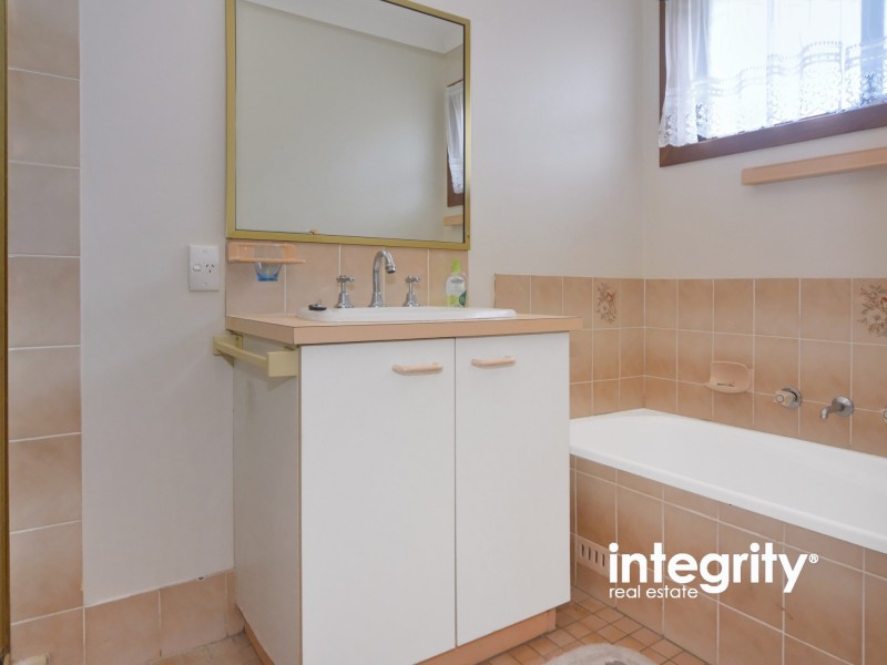 13 Beyeri Avenue, West Nowra NSW 2541