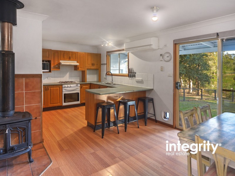 8 Hayward Road, Wandandian NSW 2540