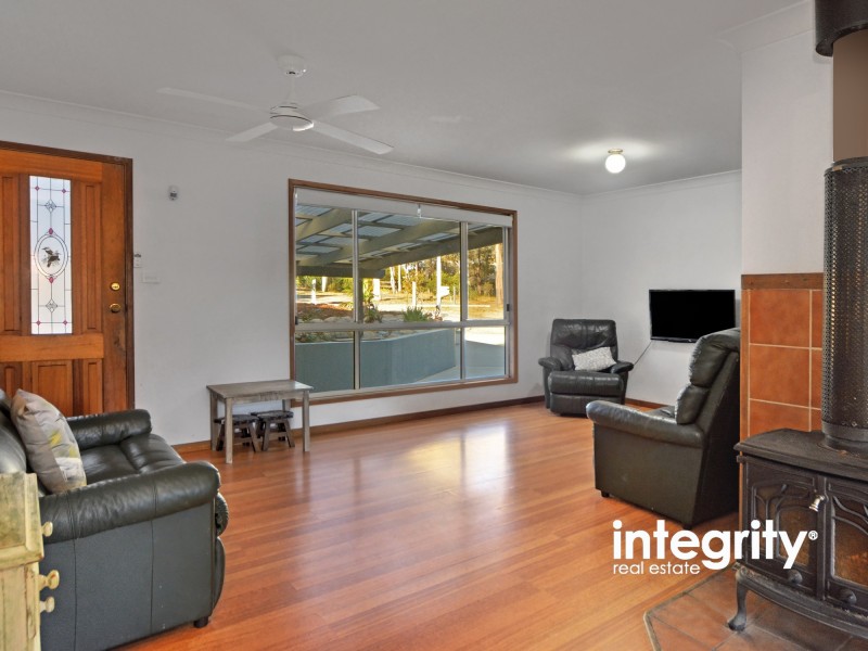 8 Hayward Road, Wandandian NSW 2540