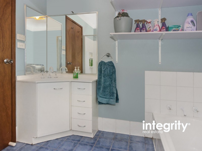 8 Hayward Road, Wandandian NSW 2540