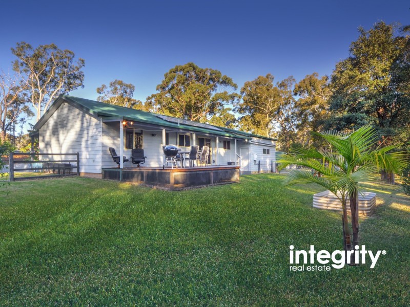 8 Hayward Road, Wandandian NSW 2540