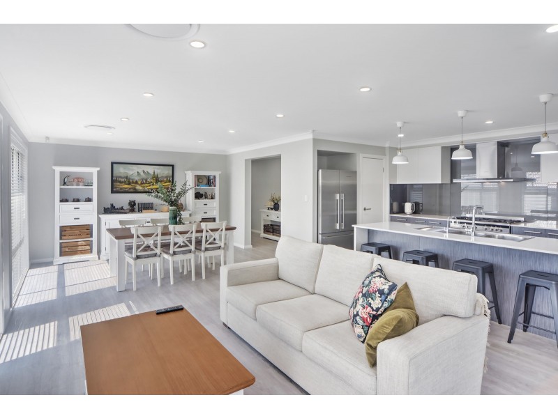 20 Jindalee Crescent, Nowra NSW 2541