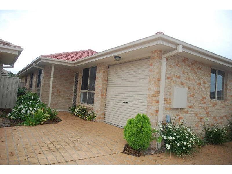 3/35 sophia Road, Worrigee NSW 2540