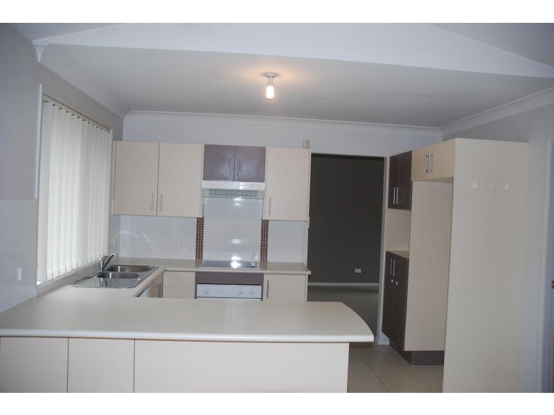3/35 sophia Road, Worrigee NSW 2540