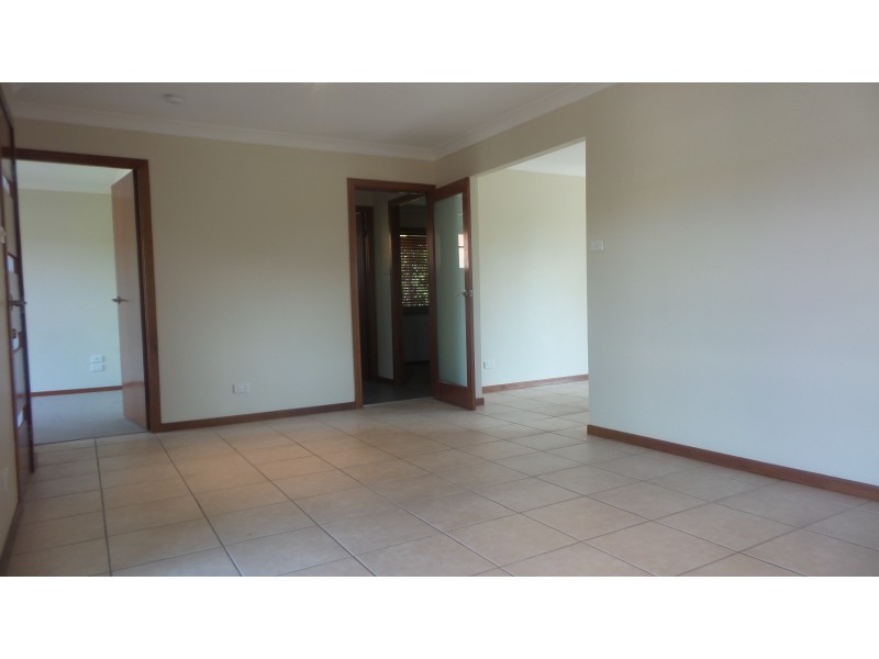 2 Folia Close, West Nowra NSW 2541